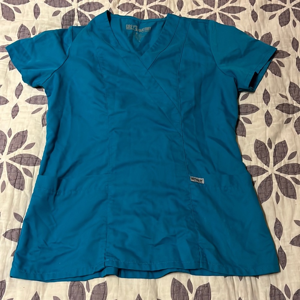 Grey’s Anatomy Two Pocket Mock Wrap Top (size Small, color Teal)